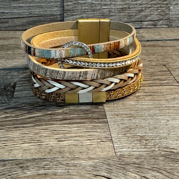 Jewelry - Multilayer Leather Magnetic Bracelet with Rhinestones